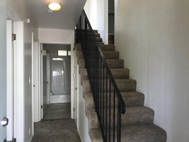 Building Photo - 126 Walti St