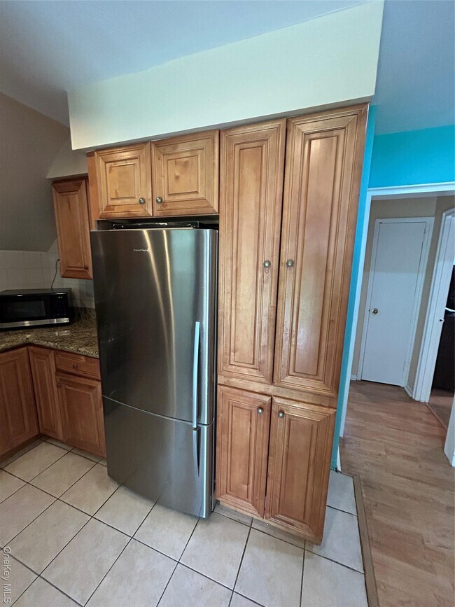 Building Photo - 82-34 Langdale St