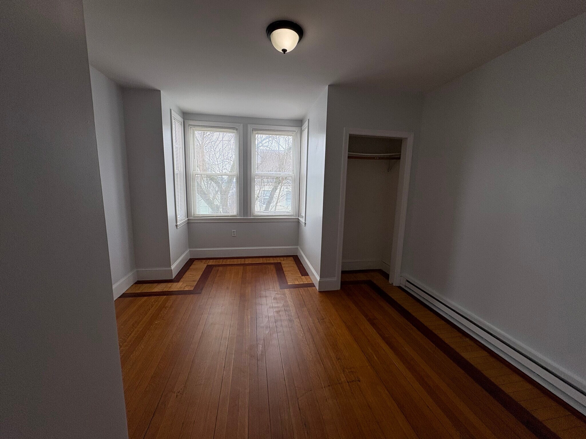 Building Photo - 162 Lexington St