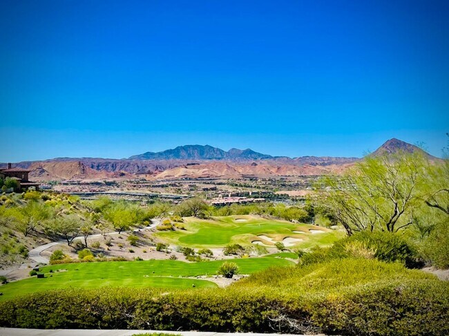 Building Photo - WONDERFULLY UPGRADED “GOLF VILLA” IN: GUAR...