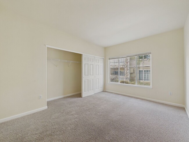 Building Photo - Gated Community with Pool & Clubhouse