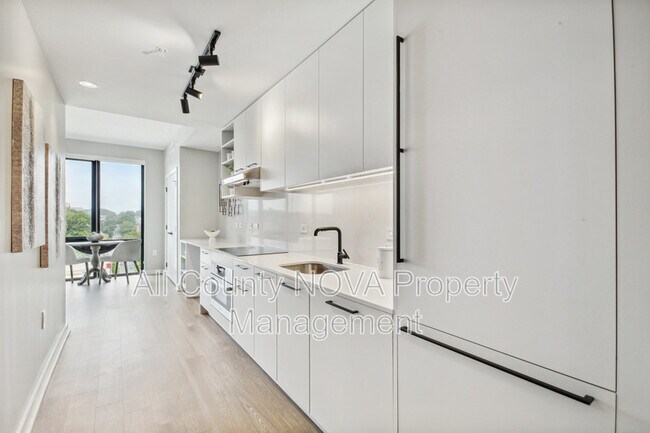 Building Photo - 1625 Eckington Pl NE
