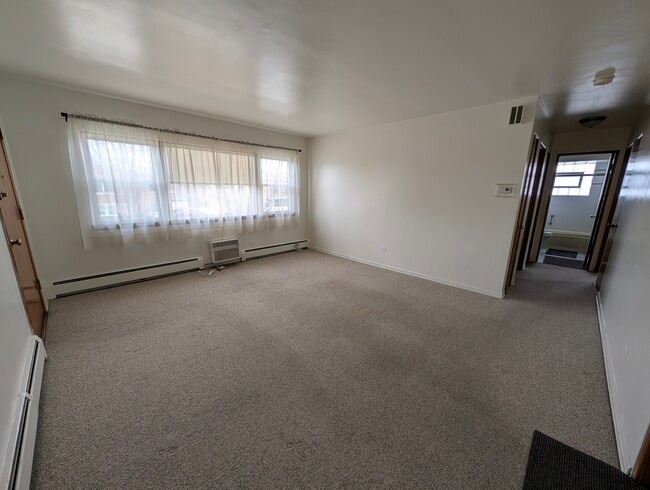 Building Photo - 10351 Canterbury St