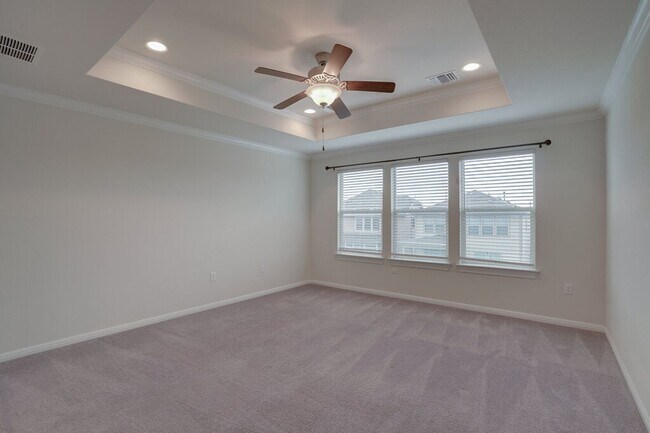 Building Photo - 14005 Hedera Dr