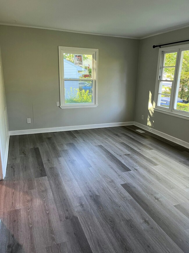 Building Photo - 229 Watson Dr