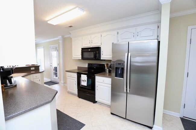 Building Photo - 3196 Daufaskie Rd