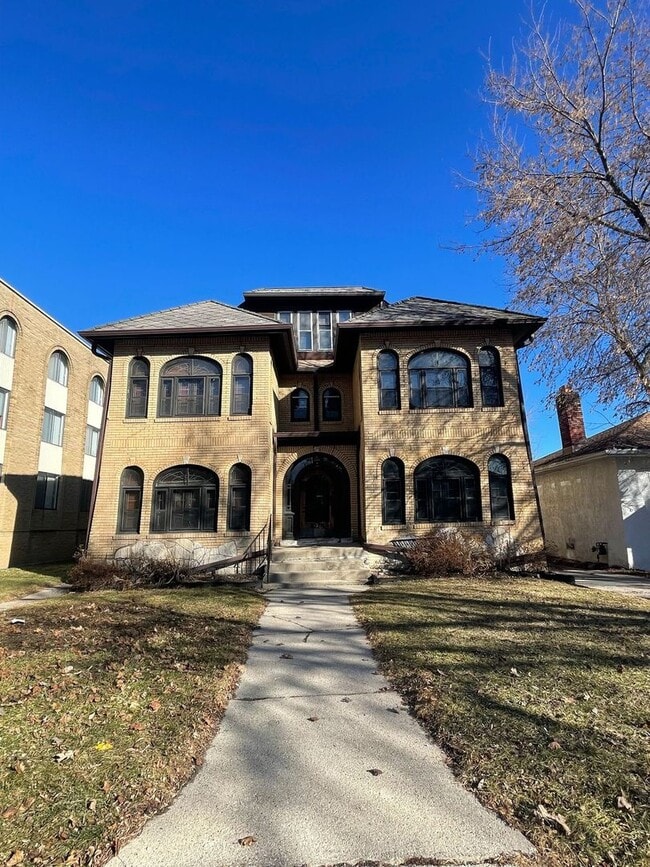 Building Photo - 4226 W Highland Blvd