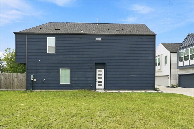 Building Photo - 2908 Stevens St
