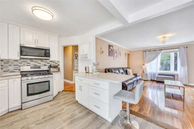 Building Photo - 933 Fenworth Blvd