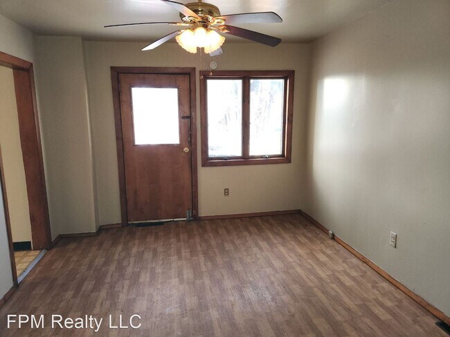 Building Photo - 4 br, 1 bath House - 73 Villa Street 1