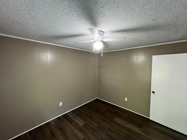 Building Photo - Charming 3-bedroom, 1.5-bathroom property in Pfafftown