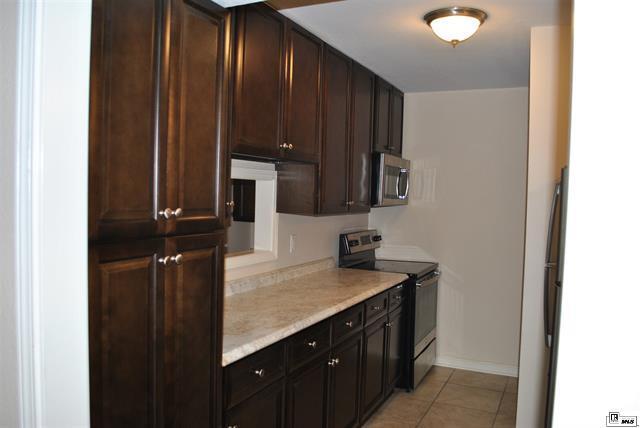 Building Photo - 300 Woodale Dr