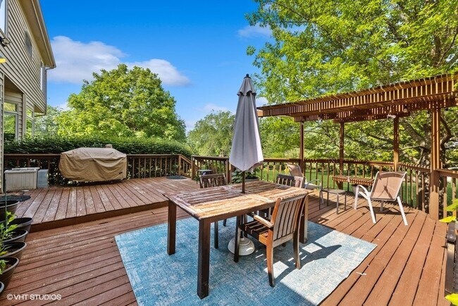 Building Photo - 905 Shelly Ln