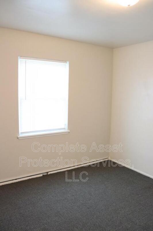 Building Photo - 6738 Leland Ave