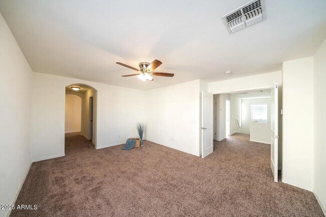 Building Photo - 1423 S Newberry Ln