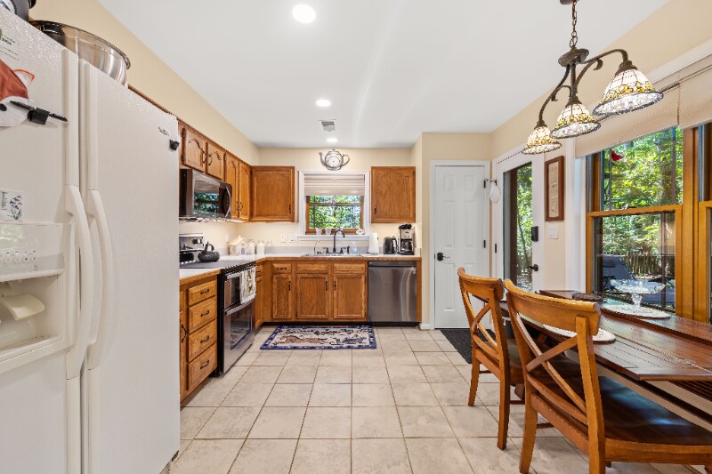 Building Photo - 32 Estes Ct