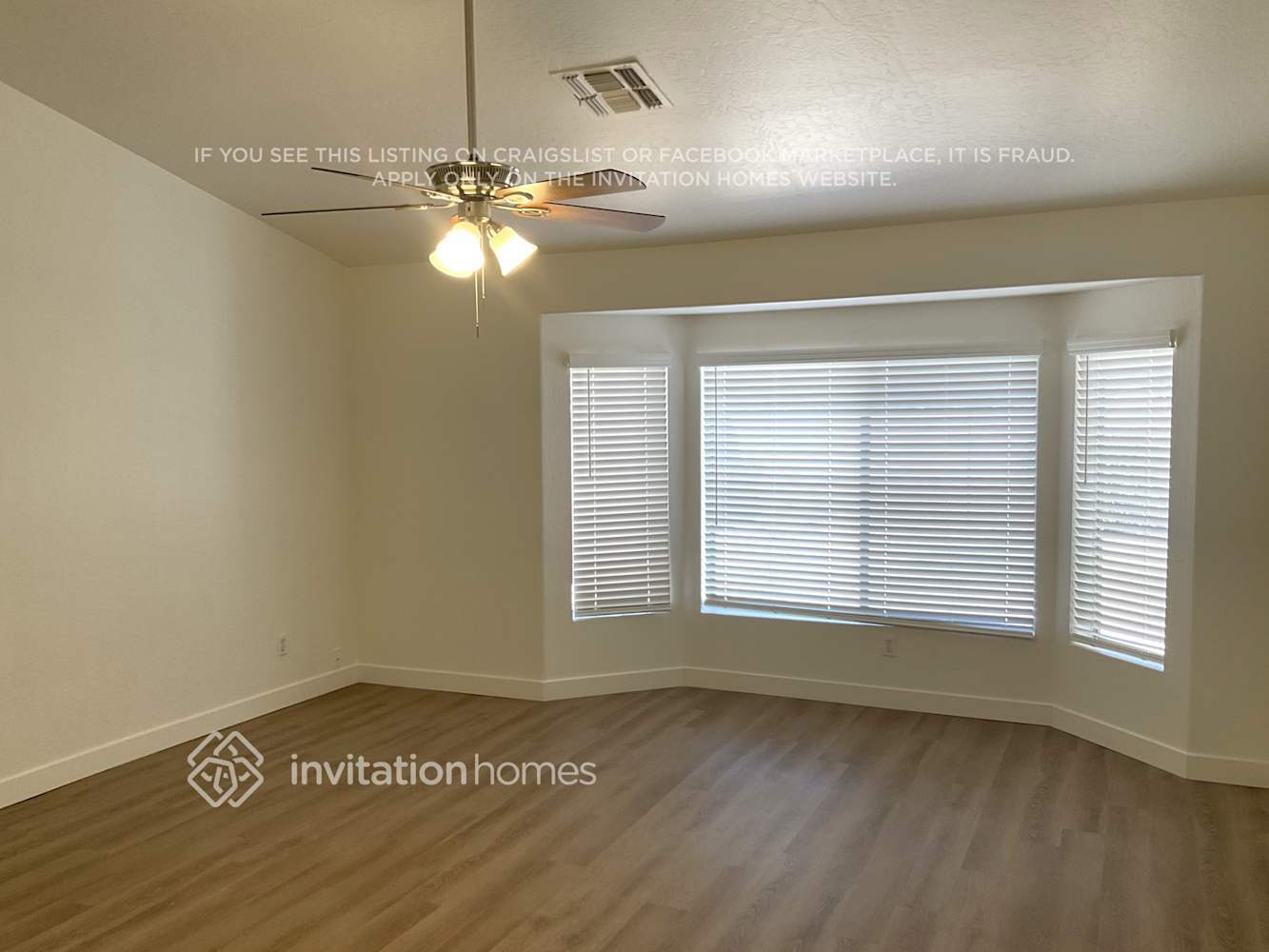 Building Photo - 482 N Falcon Dr