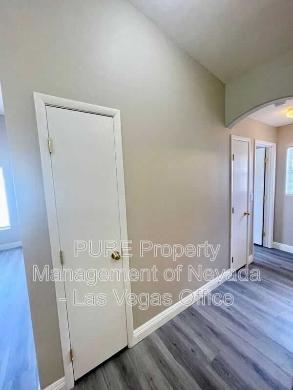 Building Photo - 3047 Errol Flynn St