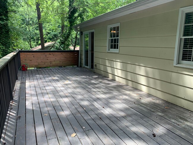 Building Photo - 3 Bedroom | 1.5 Bath Home in North Raleigh...