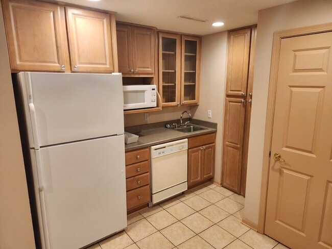 Building Photo - 13500 Sheridan Ave