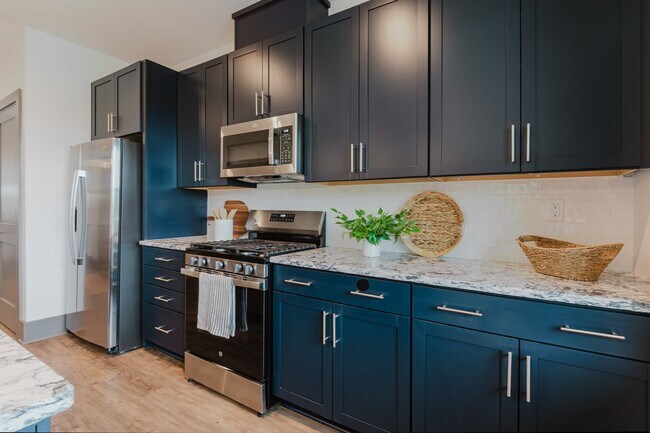 Building Photo - Be the first to Live in the Washington Square Apartments! *MOVE IN SPECIAL*