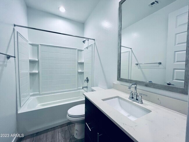 Building Photo - 1659 W Paseo Way
