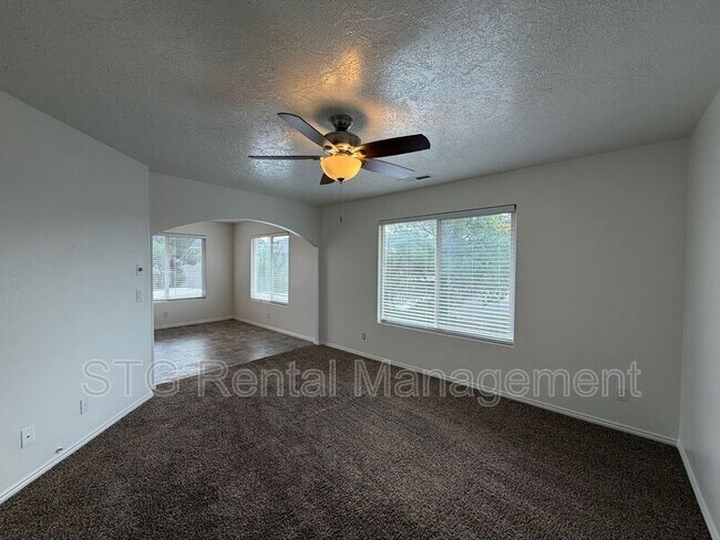 Building Photo - 425 E 1050 S