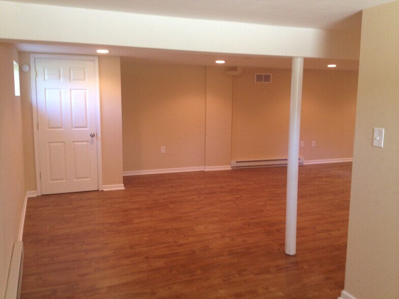 Building Photo - 2037 Terrace Drive
