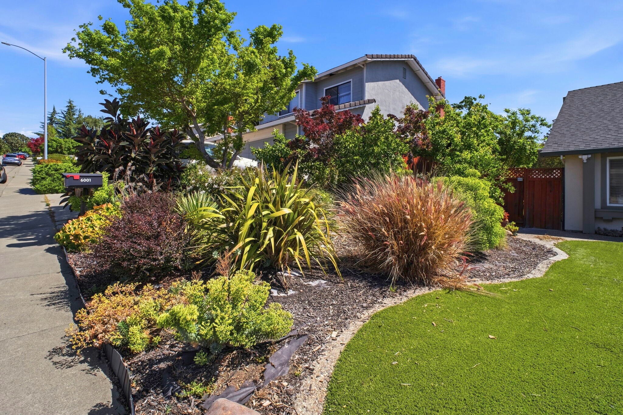 Building Photo - 6001 Castlebrook Dr