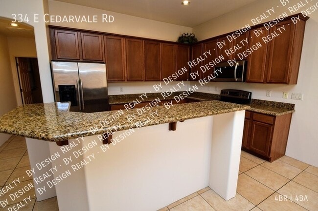 Building Photo - 334 E Cedarvale Rd