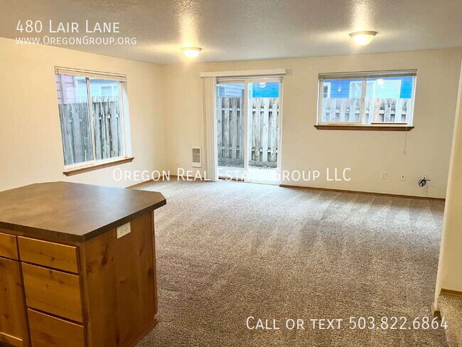 Building Photo - 480 Lair Ln
