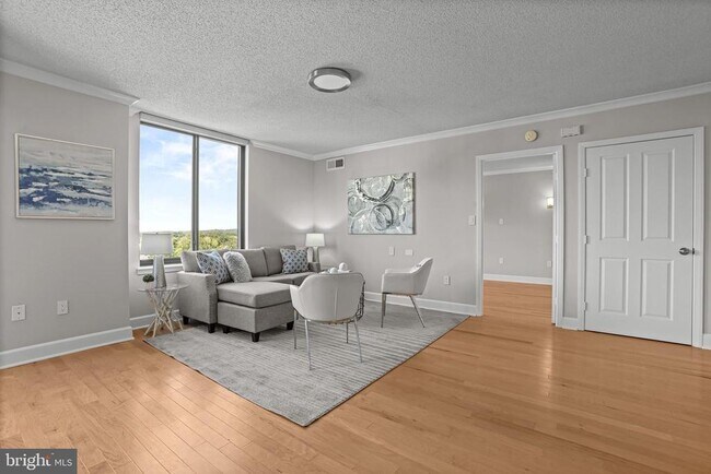 Building Photo - 1220 N Fillmore St