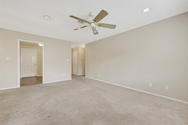 Building Photo - 3816 Newton Dr