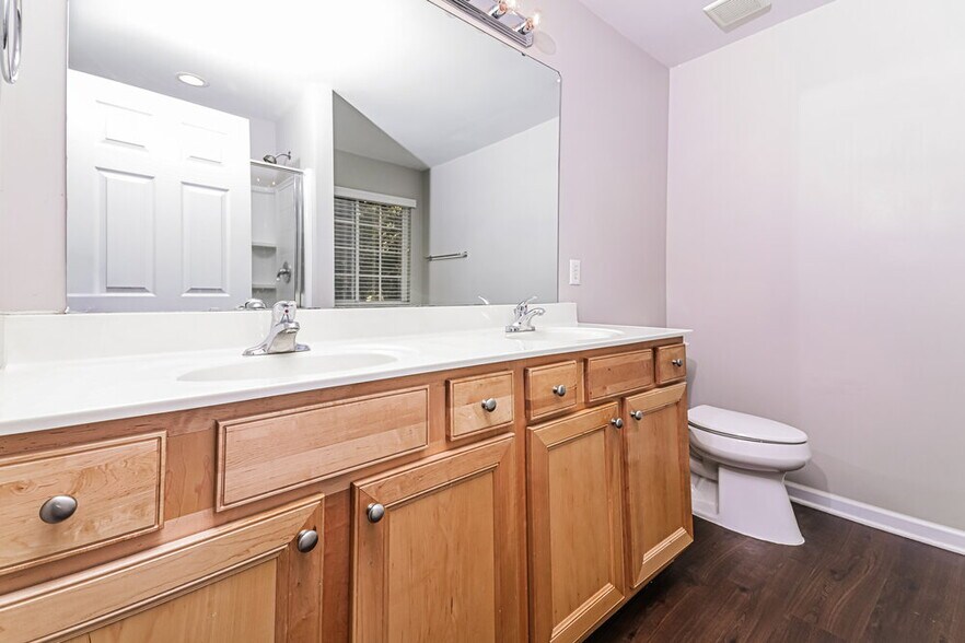 Building Photo - 5245 Emerald Spring Dr