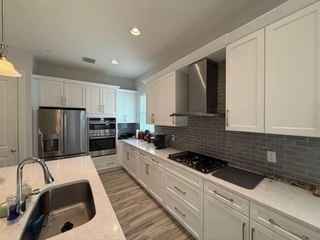 Building Photo - 5348 Sagan Ln