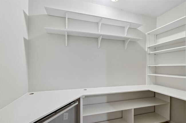 Building Photo - 1810 Indian Shores Rd