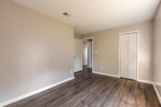 Building Photo - 608 Walker St