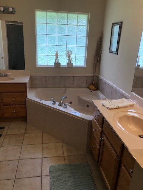 Building Photo - 8705 Stonewall St