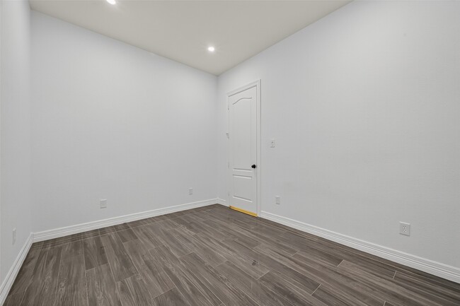 Building Photo - 27510 Villa Mountain Ct