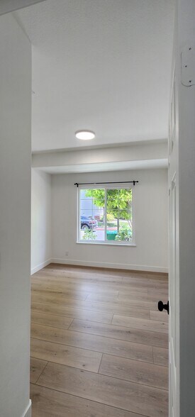 Building Photo - 2231 Aquatic Ct