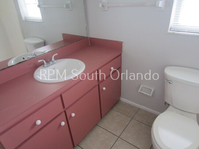 Building Photo - 36 Windtree Ln