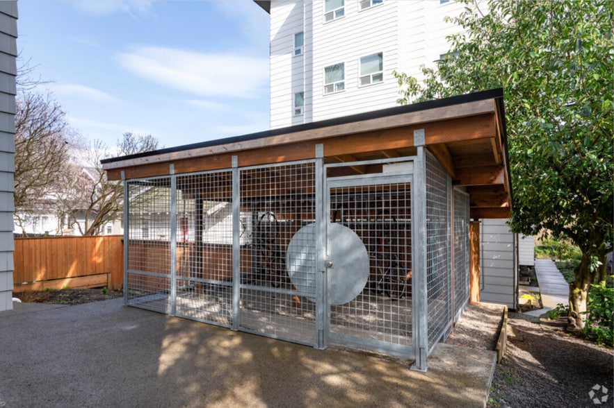 Building Photo - Sophie