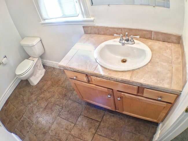 Building Photo - 1032 E 24th Ave