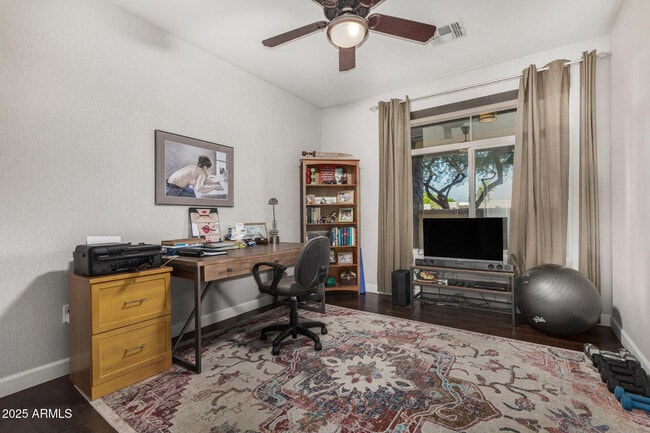 Building Photo - 4909 N Woodmere Fairway