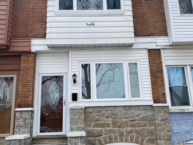 Primary Photo - Recently updated 3 Beds 1.5 Bath home, loc...