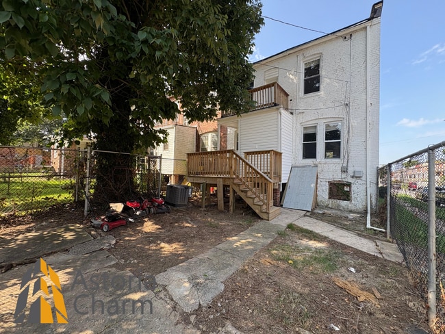 Building Photo - Live Comfortably in Hampden: 4 Bedrooms Pl...