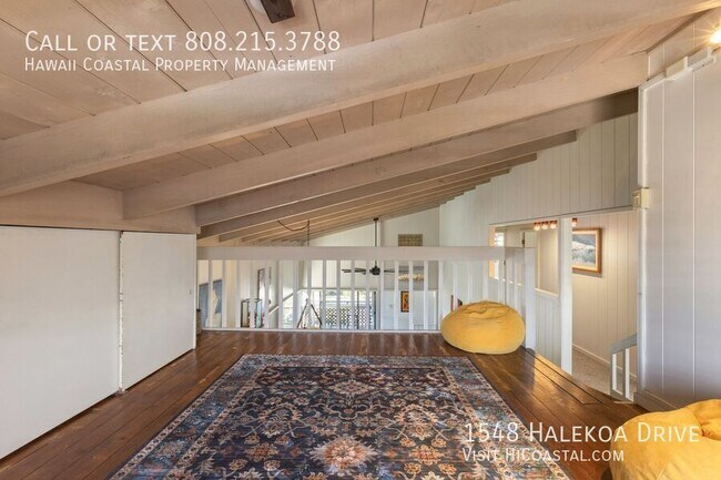 Building Photo - 1548 Halekoa Dr