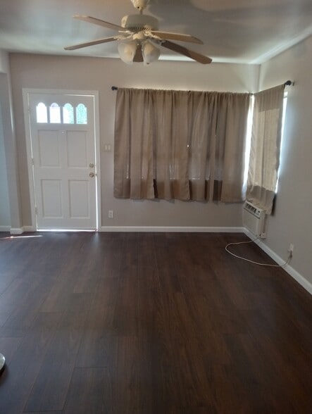 Building Photo - 11617 Archwood St