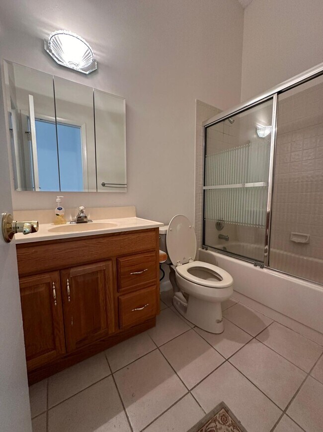 Building Photo - 7630 Lago Del Mar Dr