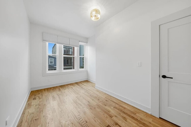 Building Photo - 1514 W Fry St